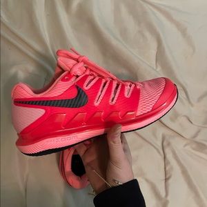 🎾💖✨womens nike tennis court sneakers 🎾✨💖